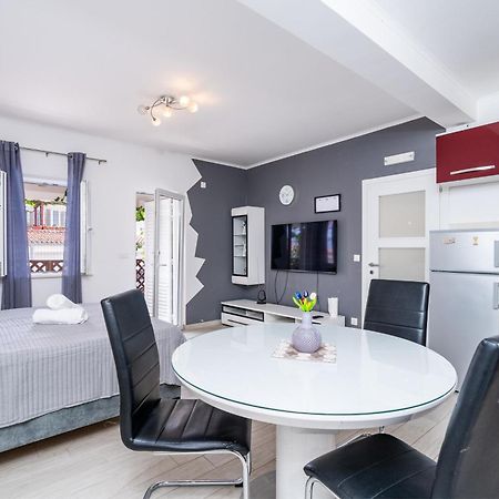 Feather Studio Apartment - Free Private Parking - Self Check-In Dubrovnik Dış mekan fotoğraf