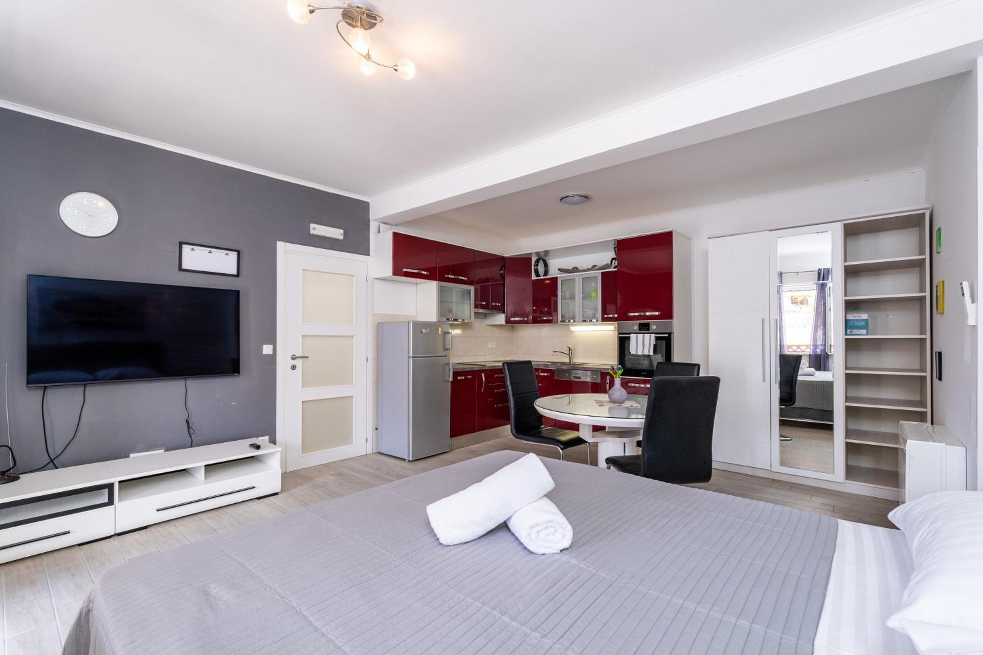Feather Studio Apartment - Free Private Parking - Self Check-In Dubrovnik Dış mekan fotoğraf