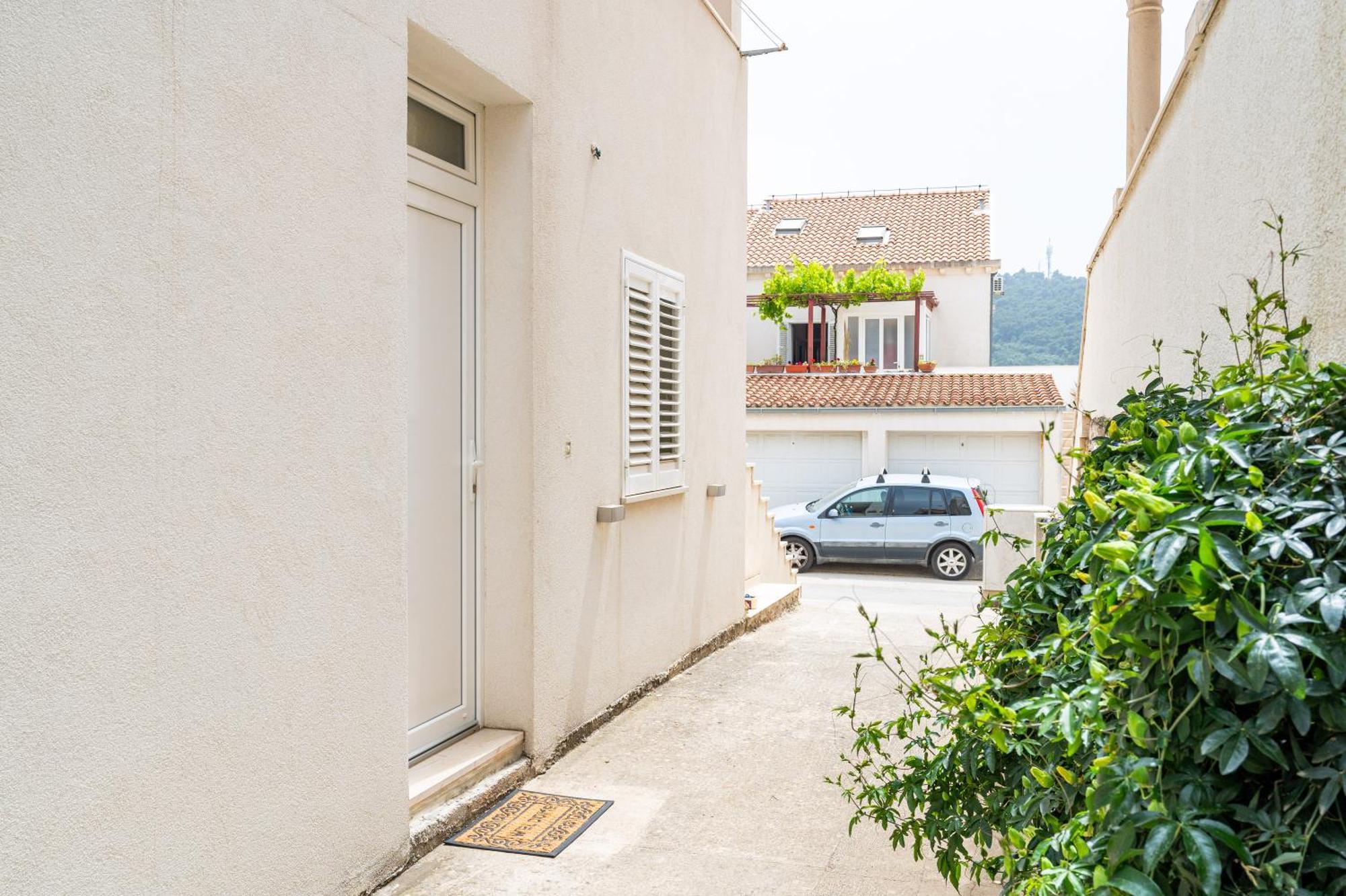 Feather Studio Apartment - Free Private Parking - Self Check-In Dubrovnik Dış mekan fotoğraf